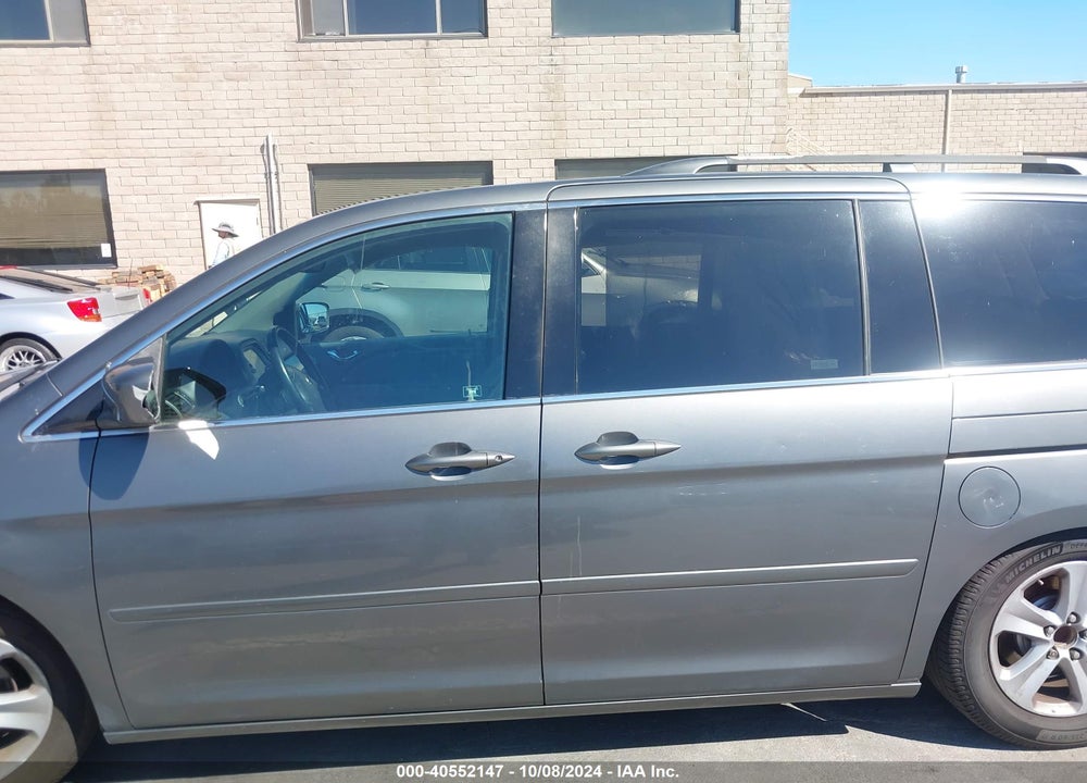 2008 HONDA ODYSSEY TOURING VIN: 5FNRL38958B074188