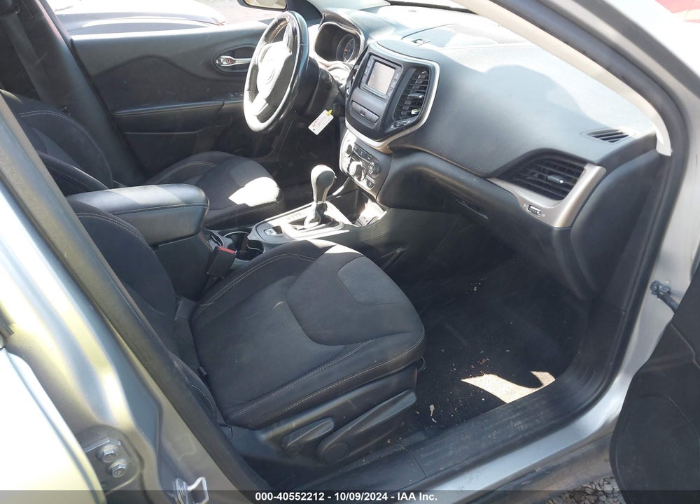2015 JEEP CHEROKEE VIN: 1C4PJLCB1FW636958