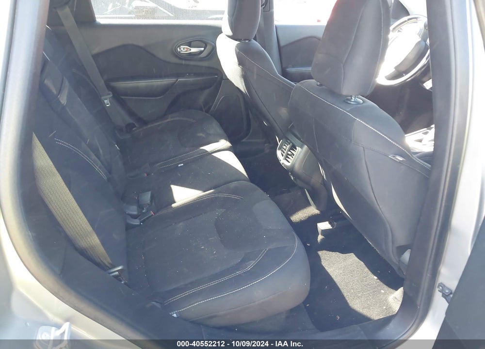 2015 JEEP CHEROKEE VIN: 1C4PJLCB1FW636958