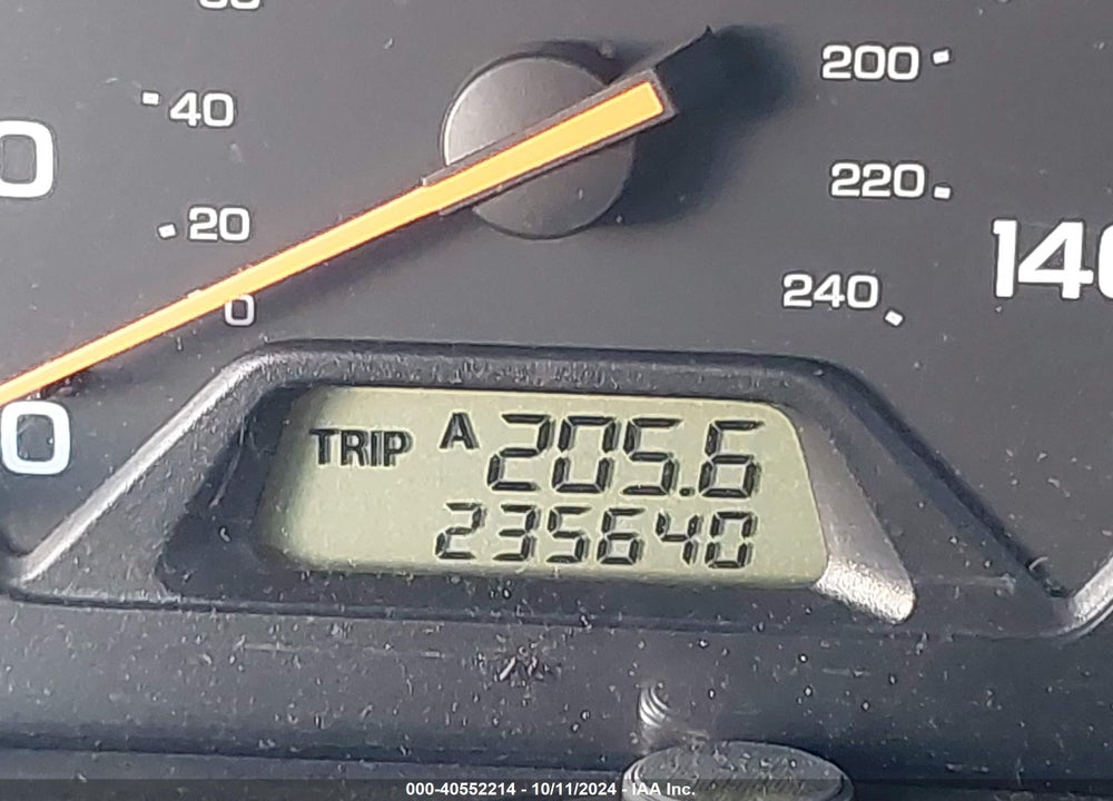 2001 HONDA ACCORD 2.3 LX VIN: JHMCG564X1C026376