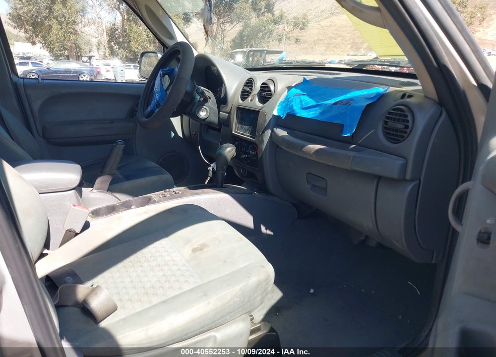 2005 JEEP LIBERTY SPORT VIN: 1J4GK48K45W664290