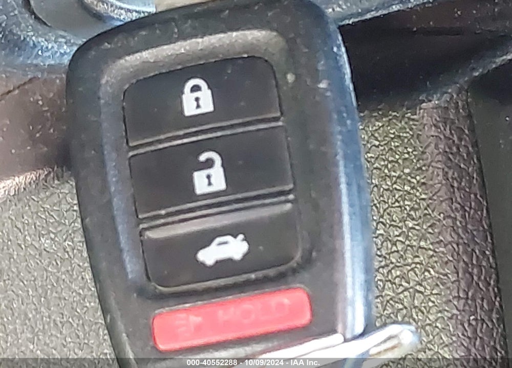 2013 HONDA ACCORD VIN: 1HGCR2F58DA179102