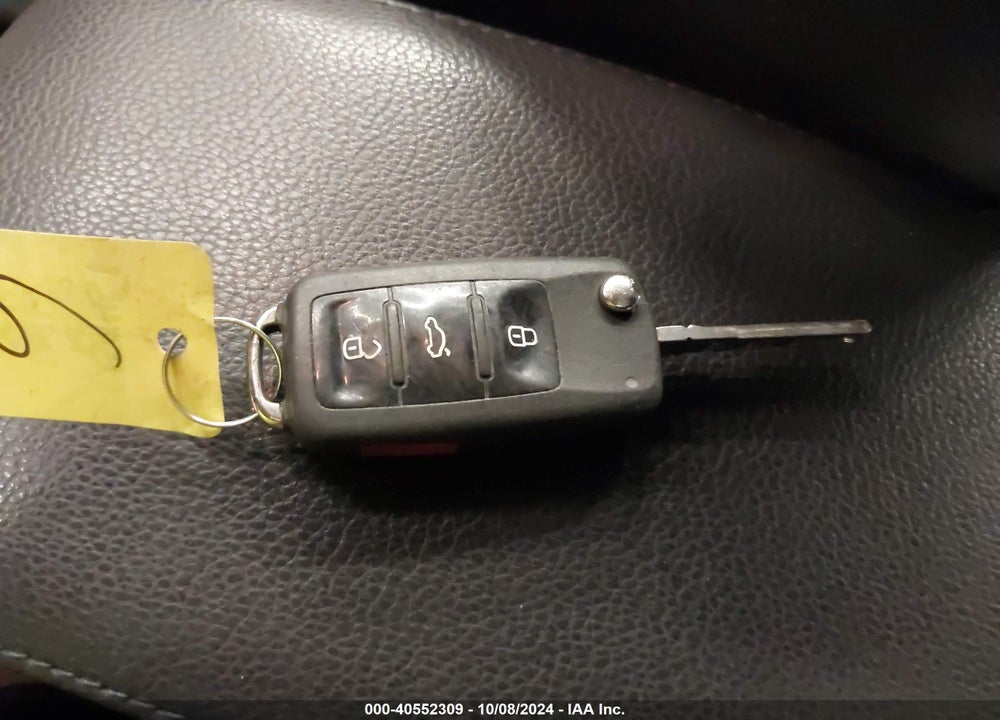 2010 VOLKSWAGEN JETTA SE VIN: 3VWTZ7AJ6AM664379
