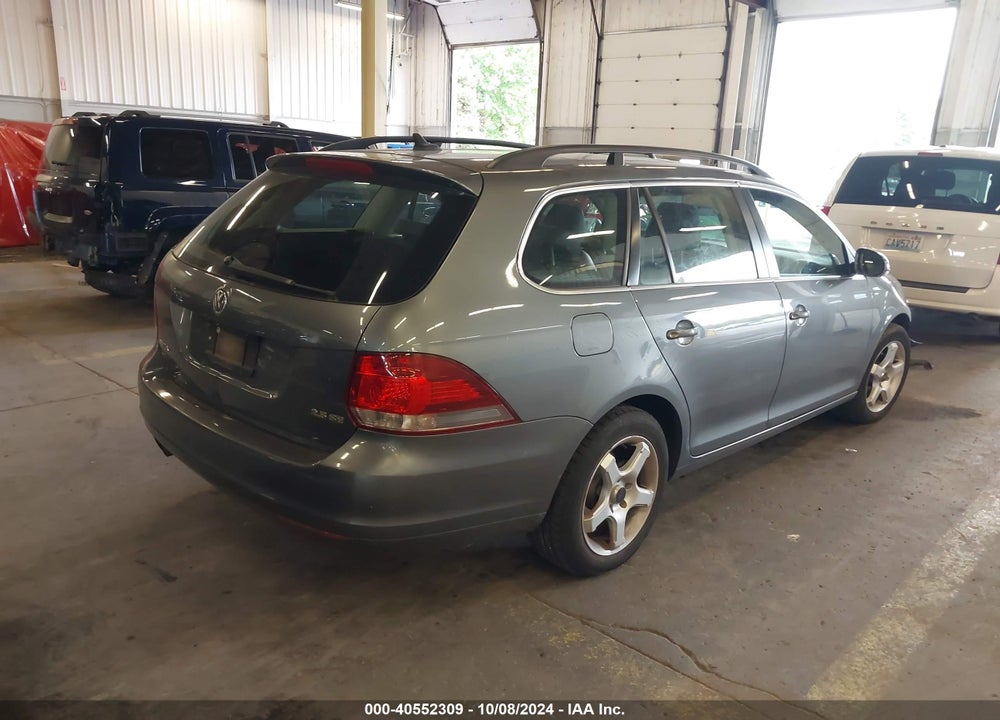2010 VOLKSWAGEN JETTA SE VIN: 3VWTZ7AJ6AM664379