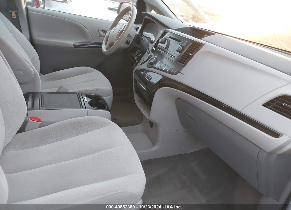 2014 TOYOTA SIENNA LE V6 8 PASSENGER VIN: 5TDKK3DC3ES448150