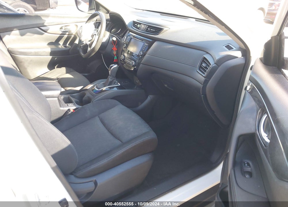 2019 NISSAN ROGUE SV VIN: JN8AT2MT8KW256659