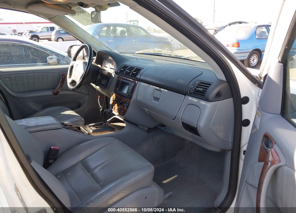 2000 MERCEDES-BENZ ML 320 VIN: 4JGAB54E2YA151537