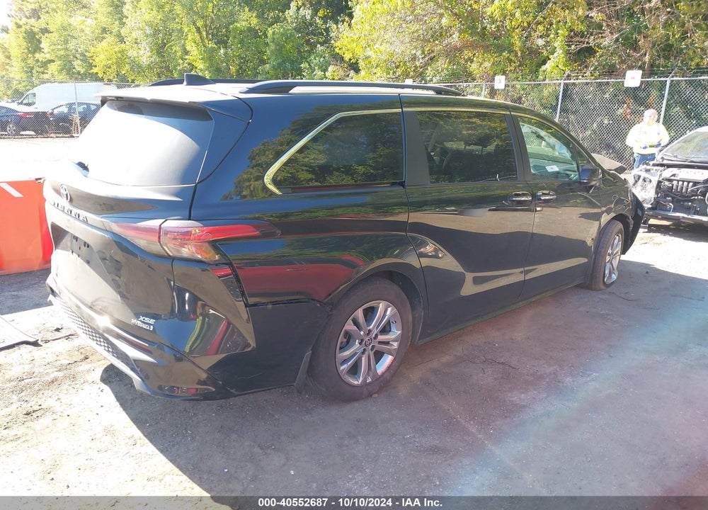 2022 TOYOTA SIENNA XSE VIN: 5TDXSKFC0NS071340