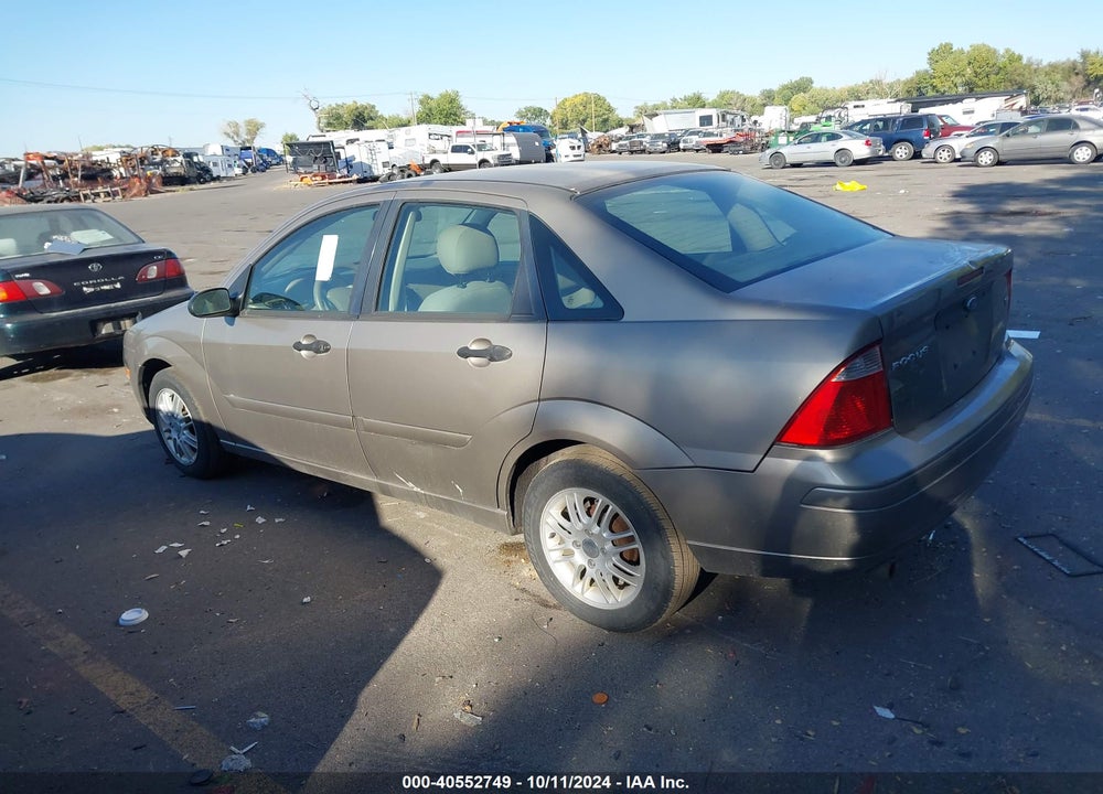 2005 FORD FOCUS ZX4 VIN: 1FAFP34N35W116834