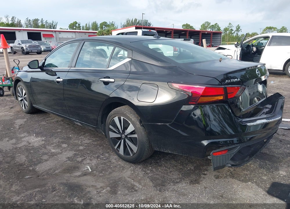 2022 NISSAN ALTIMA SV FWD VIN: 1N4BL4DV3NN325450