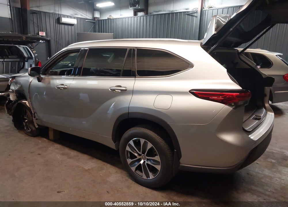 2021 TOYOTA HIGHLANDER XLE VIN: 5TDGZRBH7MS066690