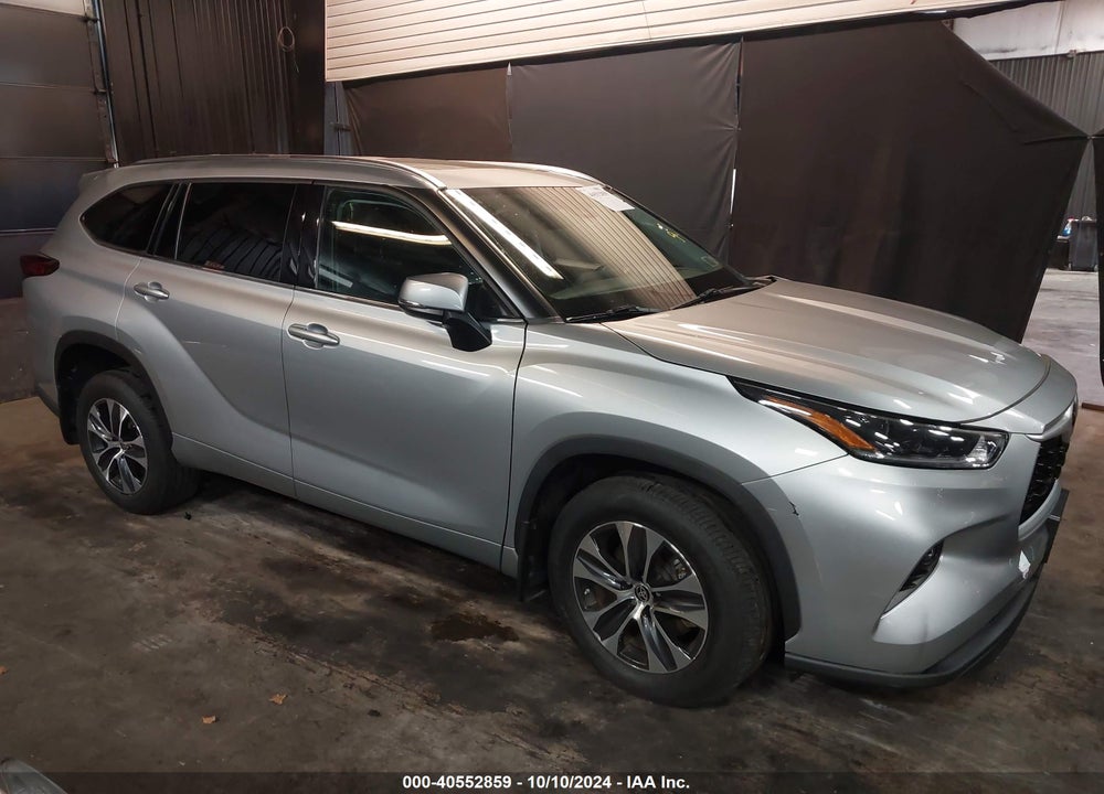2021 TOYOTA HIGHLANDER XLE VIN: 5TDGZRBH7MS066690