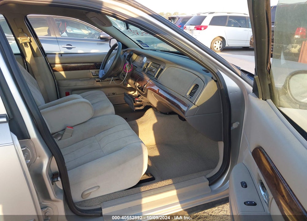 2008 MERCURY GRAND MARQUIS GS VIN: 2MEFM74V08X622171