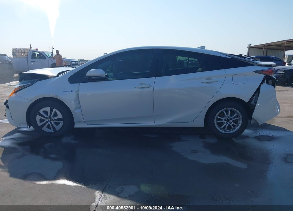 2018 TOYOTA PRIUS FOUR VIN: JTDKARFU2J3059605