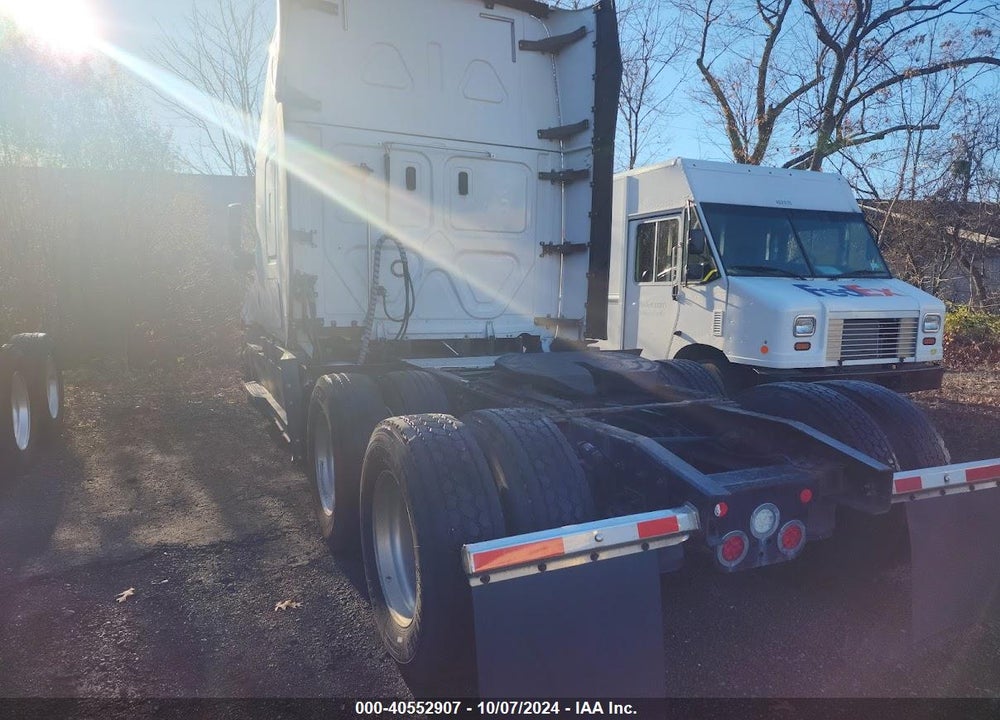 2018 FREIGHTLINER NEW CASCADIA 126 VIN: 3AKJHHDR8JSJN4943