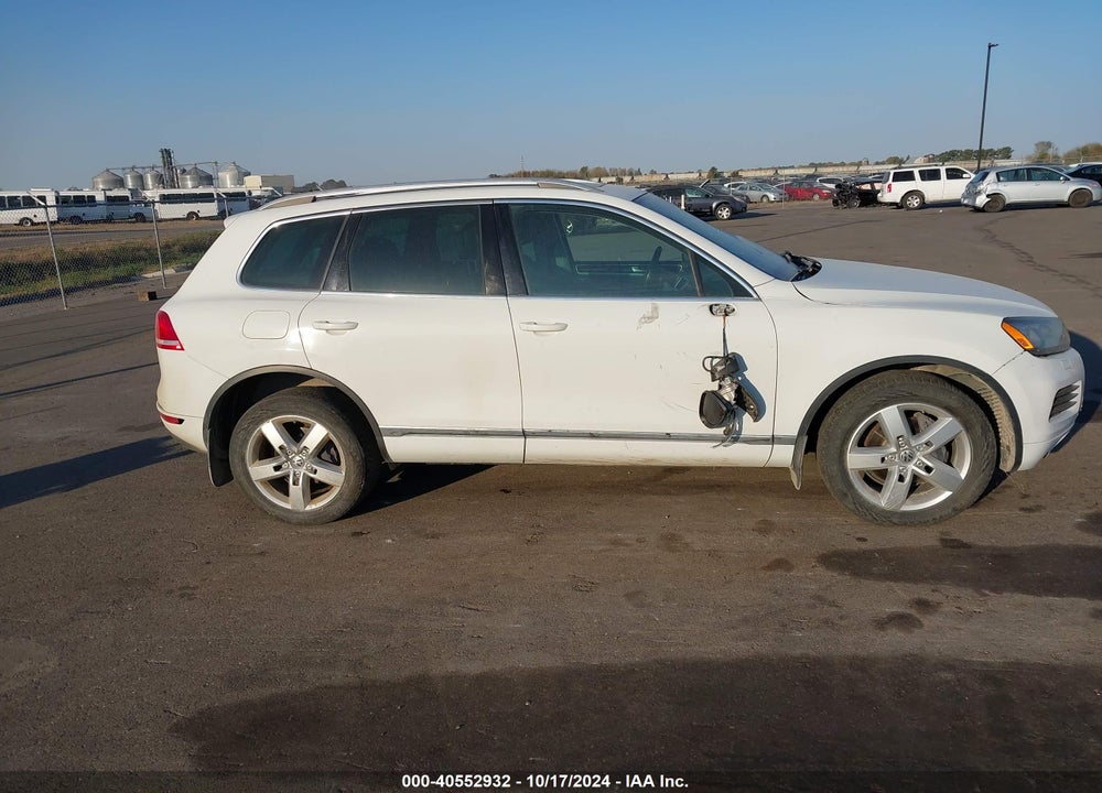 2013 VOLKSWAGEN TOUAREG TDI LUX VIN: WVGEP9BPXDD011033