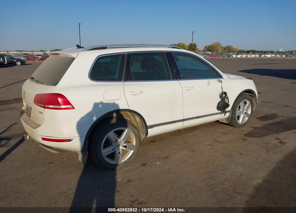 2013 VOLKSWAGEN TOUAREG TDI LUX VIN: WVGEP9BPXDD011033