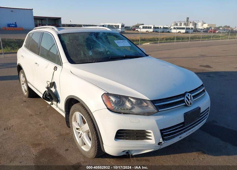 2013 VOLKSWAGEN TOUAREG TDI LUX VIN: WVGEP9BPXDD011033