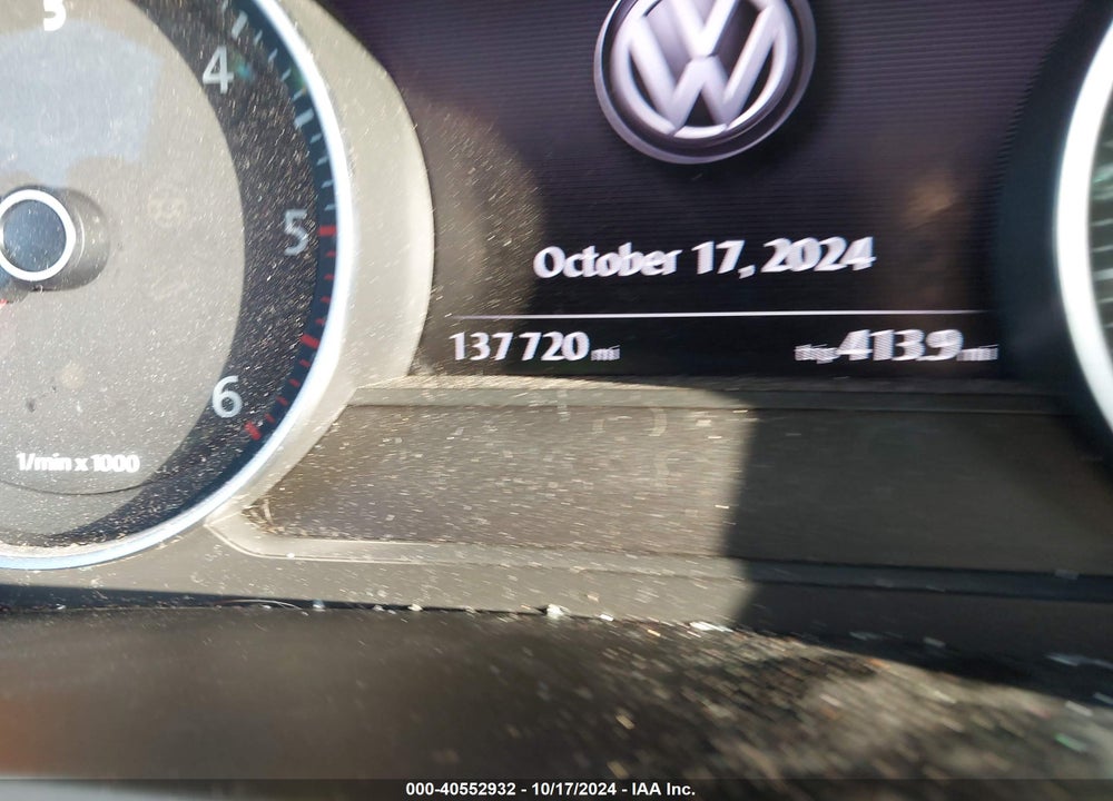 2013 VOLKSWAGEN TOUAREG TDI LUX VIN: WVGEP9BPXDD011033