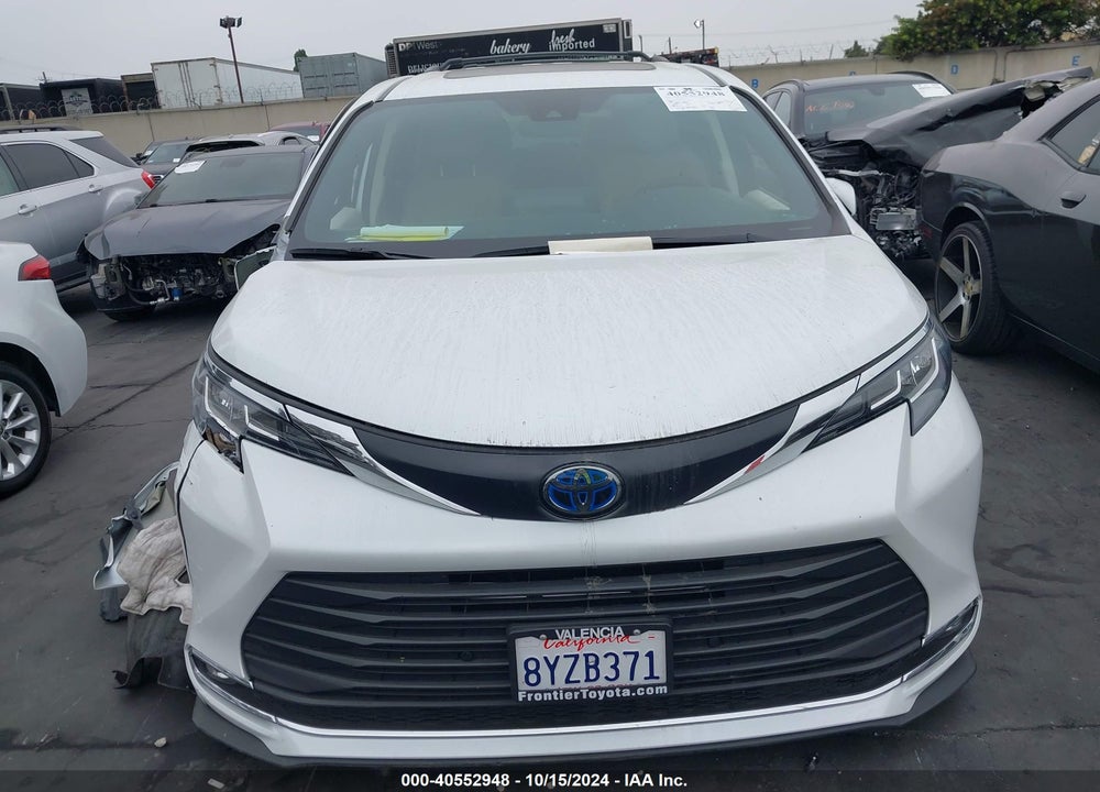 2022 TOYOTA SIENNA XLE VIN: 5TDYRKEC1NS083367