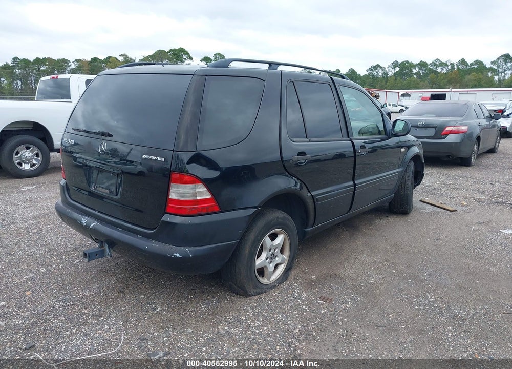 2000 MERCEDES-BENZ ML 320 VIN: 4JGAB54E3YA162773