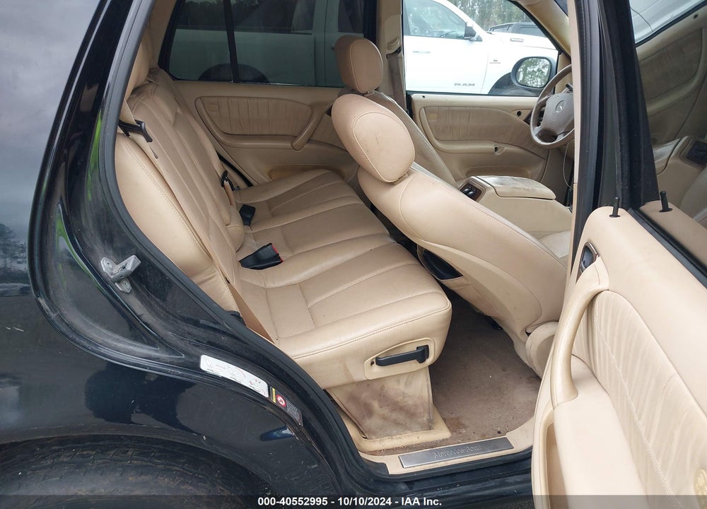 2000 MERCEDES-BENZ ML 320 VIN: 4JGAB54E3YA162773