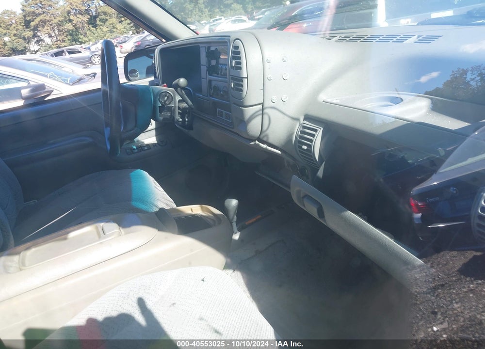 1995 GMC SUBURBAN K1500 VIN: 1GKFK16KXSJ741180