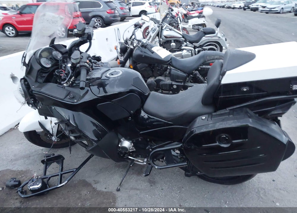 2011 KAWASAKI ZG1400 C VIN: JKBZGNC15BA009011