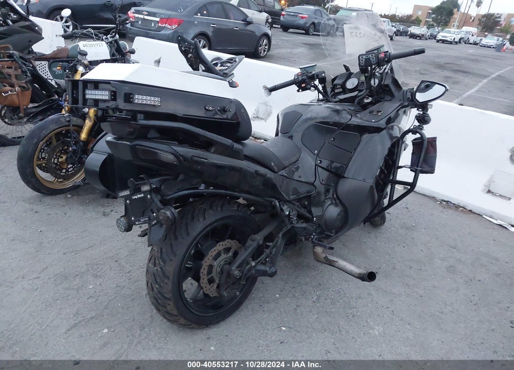 2011 KAWASAKI ZG1400 C VIN: JKBZGNC15BA009011