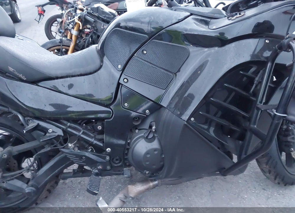 2011 KAWASAKI ZG1400 C VIN: JKBZGNC15BA009011