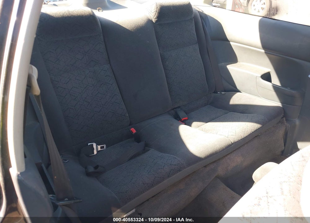 2000 HONDA CIVIC EX VIN: 1HGEJ8240YL105554