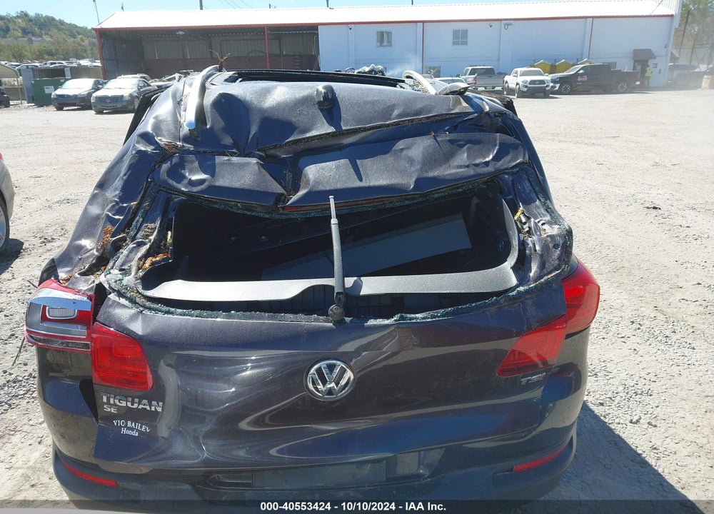 2016 VOLKSWAGEN TIGUAN SE VIN: WVGAV7AX7GW518538
