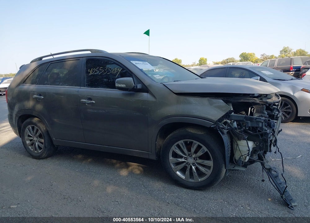 2013 KIA SORENTO SX VIN: 5XYKW4A25DG392486