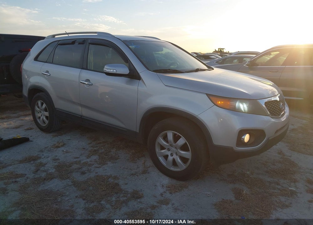 2011 KIA SORENTO LX VIN: 5XYKT4A10BG100403
