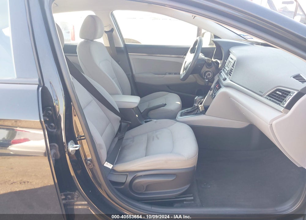 2017 HYUNDAI ELANTRA SE VIN: 5NPD74LF1HH207130