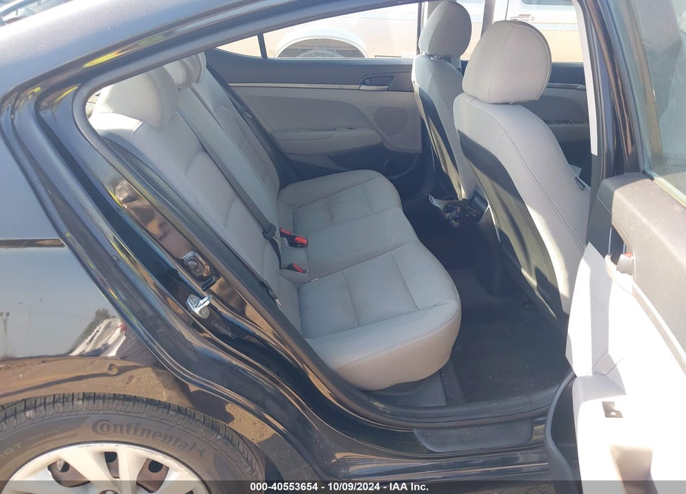 2017 HYUNDAI ELANTRA SE VIN: 5NPD74LF1HH207130