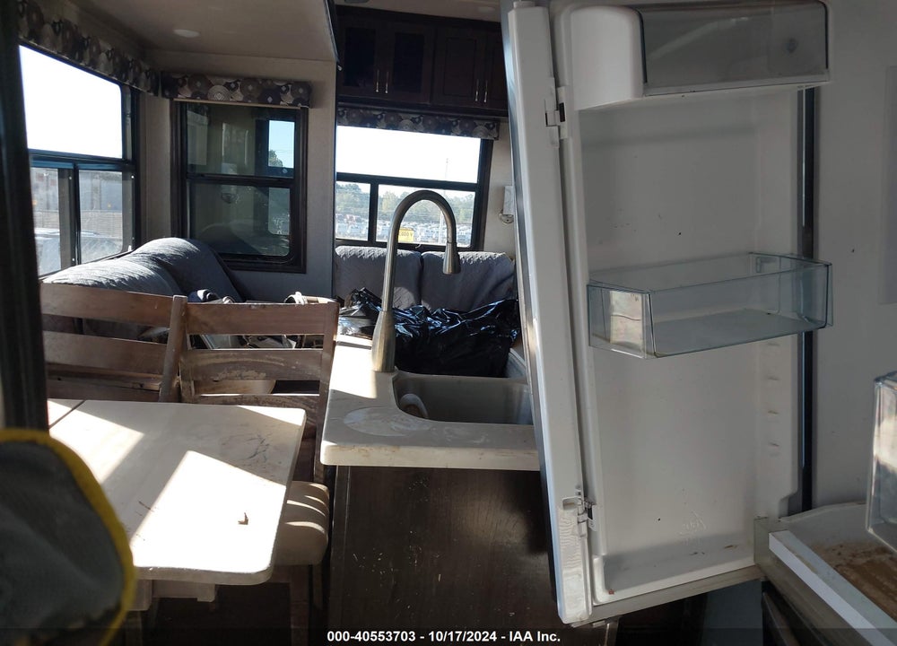 2019 FOREST RVR CEDAR CREE VIN: 4X4FCRJ26KS222565