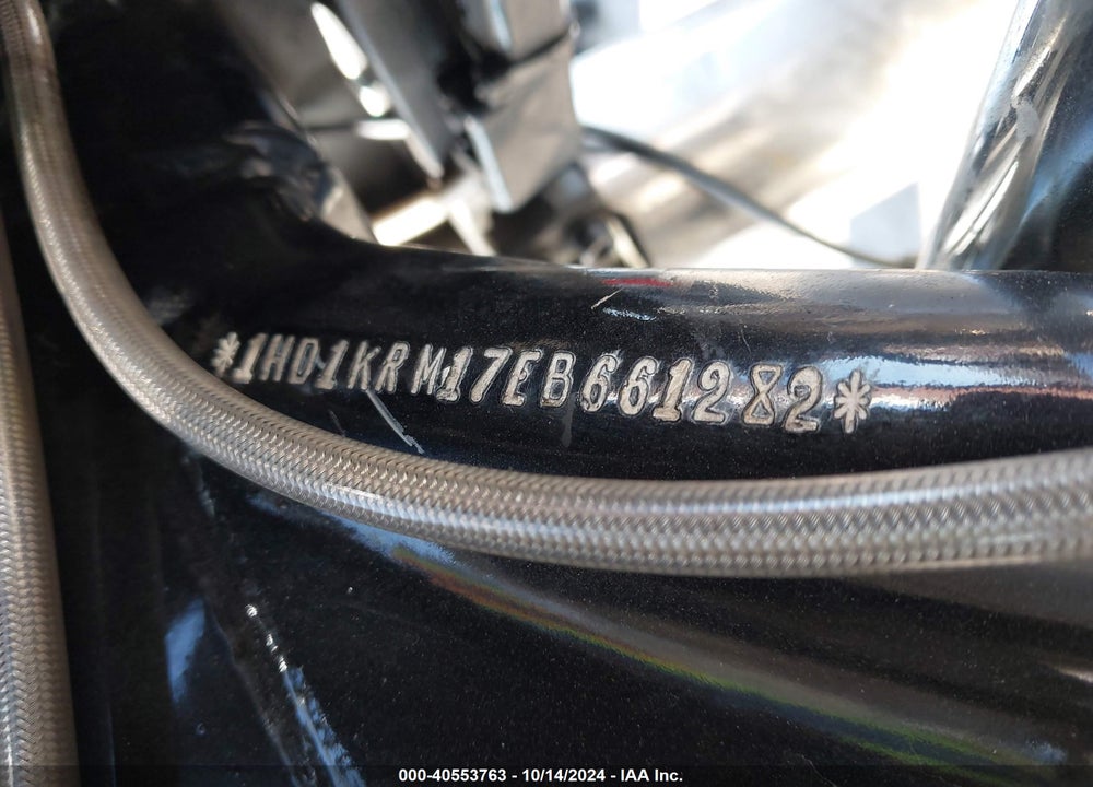 2014 HARLEY-DAVIDSON FLHXS STREET GLIDE SPECIAL VIN: 1HD1KRM17EB661282