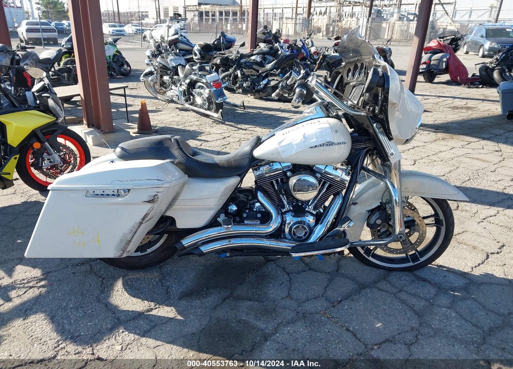 2014 HARLEY-DAVIDSON FLHXS STREET GLIDE SPECIAL VIN: 1HD1KRM17EB661282