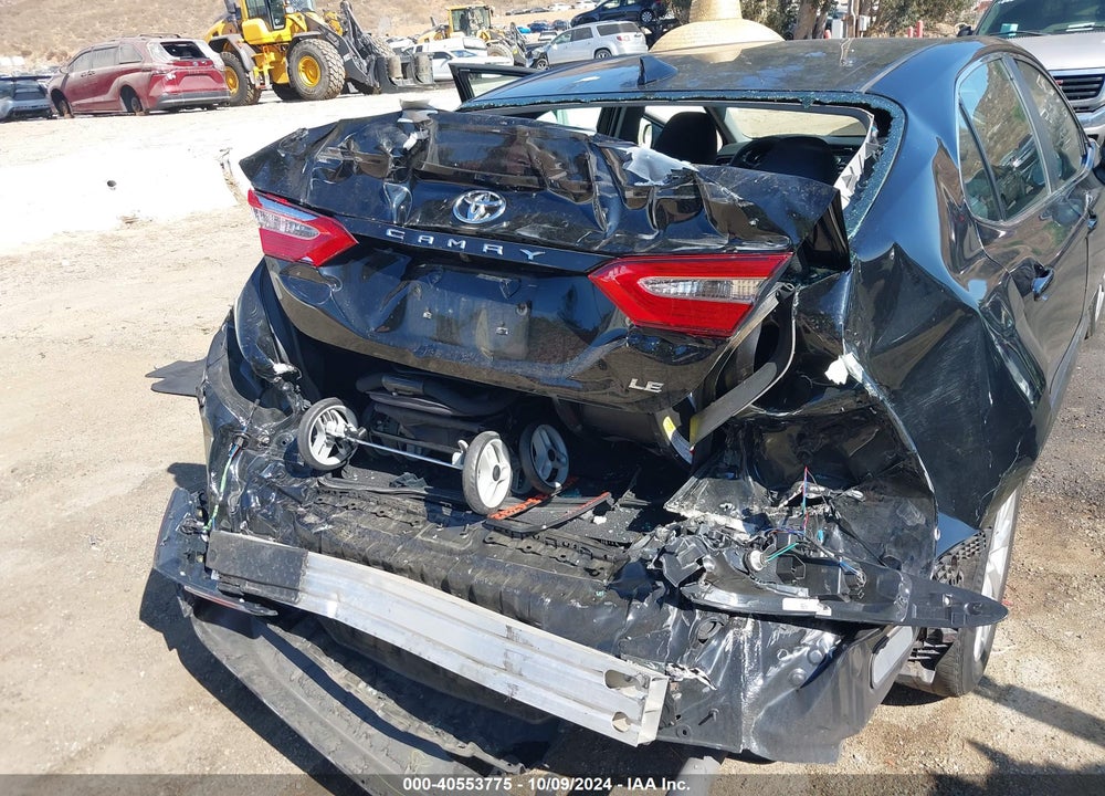 2019 TOYOTA CAMRY LE VIN: 4T1B11HK5KU714022