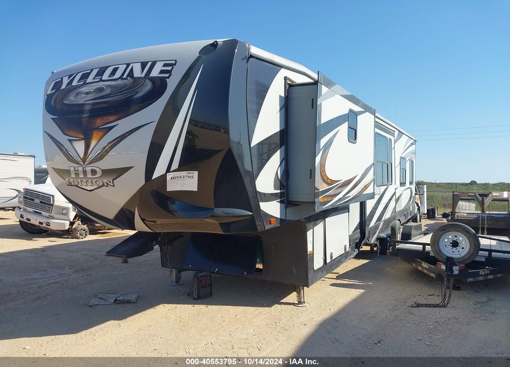 2018 HEARTLAND RV CYCLONE VIN: 5SFCG433XJE349660