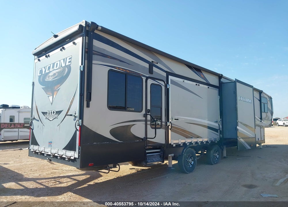 2018 HEARTLAND RV CYCLONE VIN: 5SFCG433XJE349660