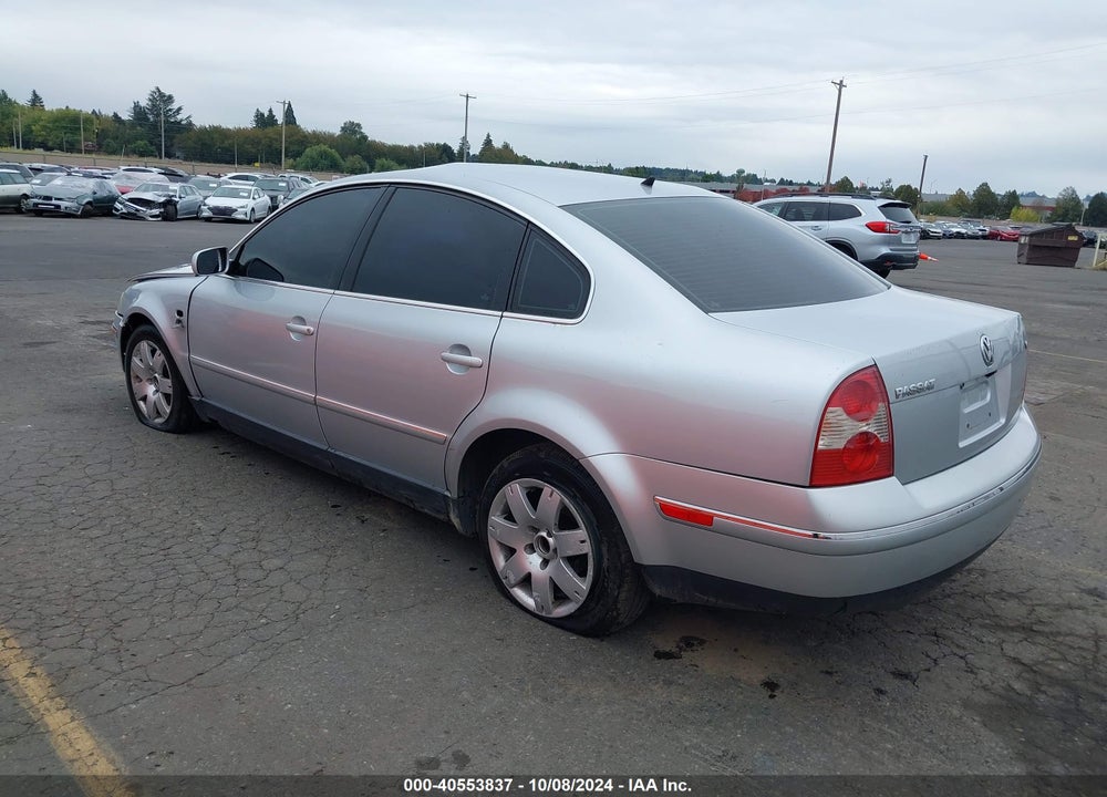 2002 VOLKSWAGEN PASSAT GLX VIN: WVWRH63BX2P306388