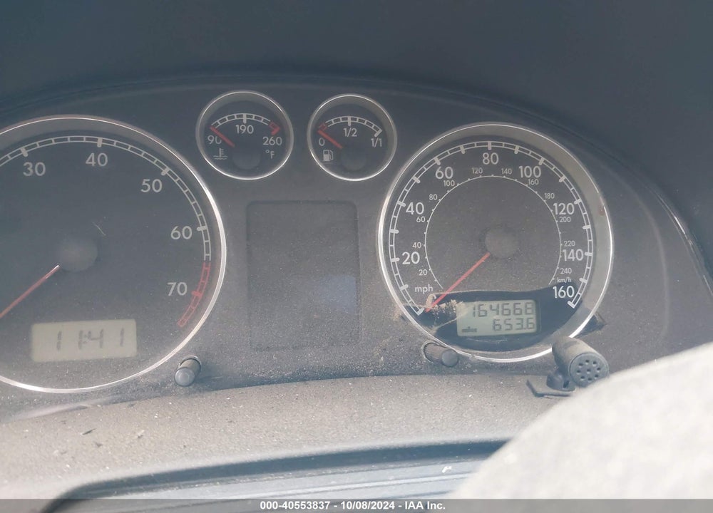 2002 VOLKSWAGEN PASSAT GLX VIN: WVWRH63BX2P306388