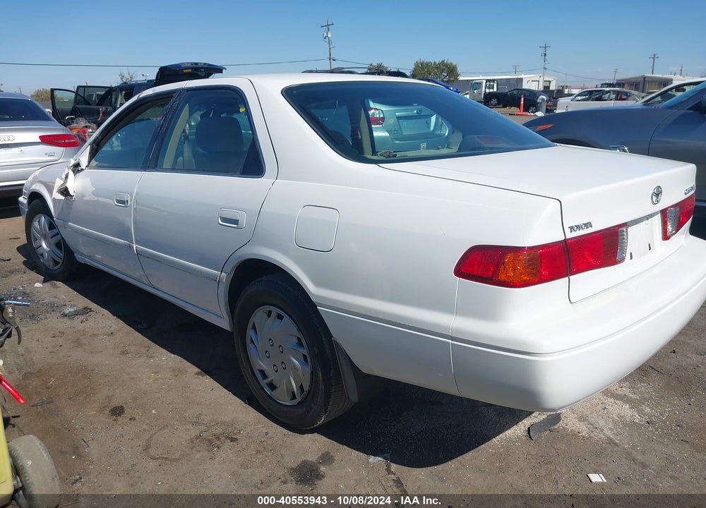 2000 TOYOTA CAMRY LE VIN: JT2BG22K1Y0475899