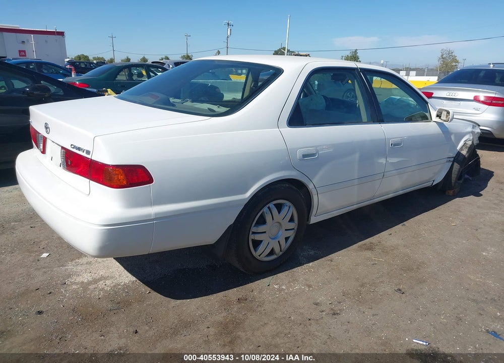 2000 TOYOTA CAMRY LE VIN: JT2BG22K1Y0475899