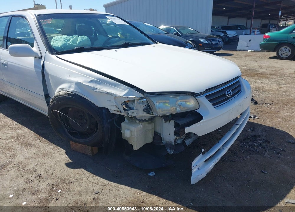 2000 TOYOTA CAMRY LE VIN: JT2BG22K1Y0475899