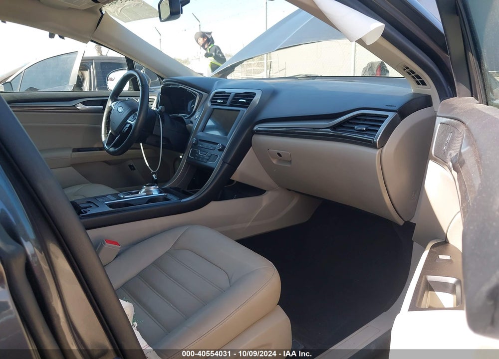 2017 FORD FUSION ENERGI SE LUXURY VIN: 3FA6P0PU0HR379646