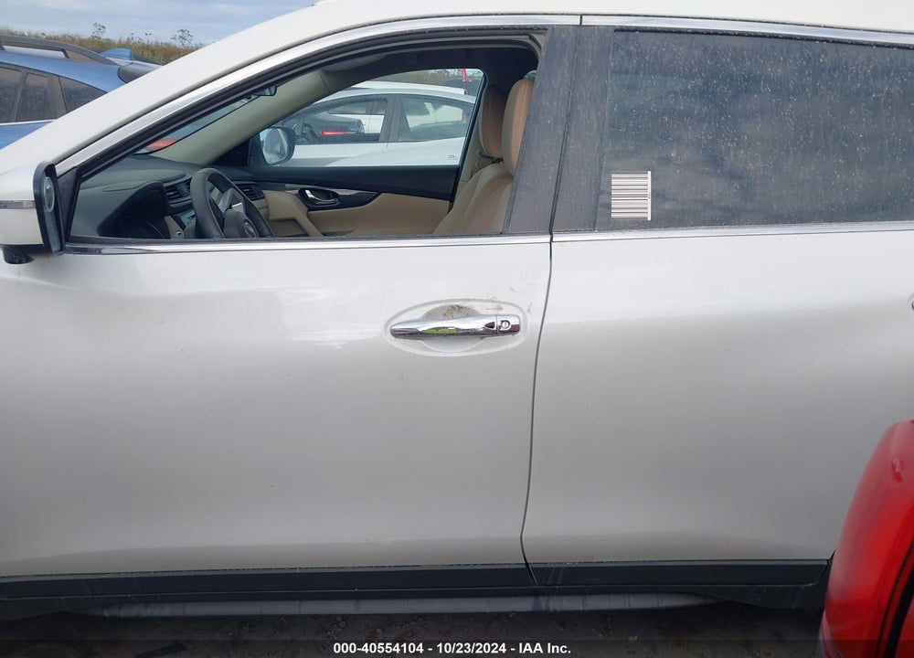 2017 NISSAN ROGUE SV VIN: KNMAT2MV6HP586123