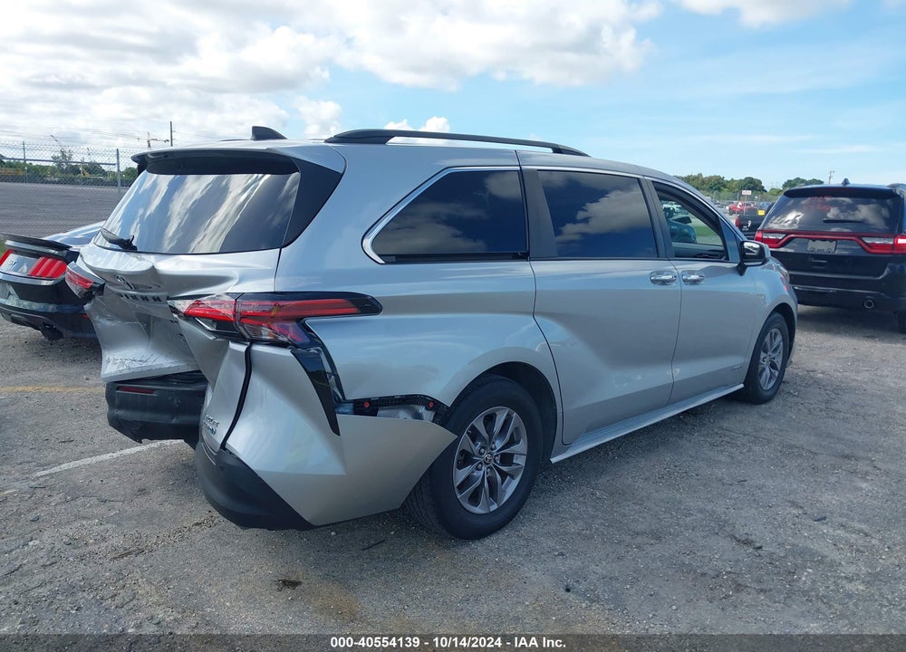 2021 TOYOTA SIENNA XLE VIN: 5TDJRKEC9MS027015